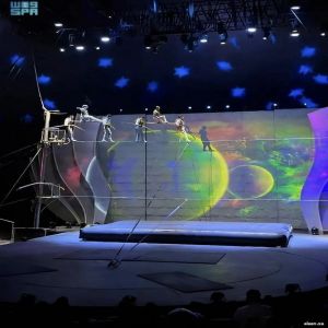 "سيرك بلوما" بجدة.. تجربة ترفيهية بعروض بهلوانية ومؤثرات بصرية